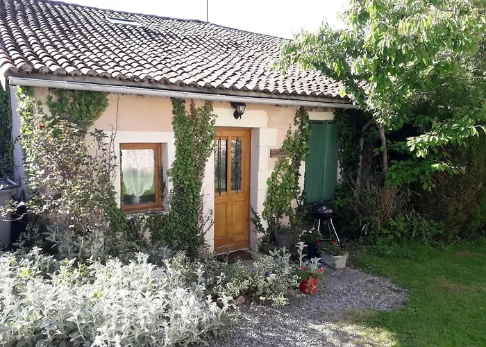 Tranquille Vienne A Dept Charente