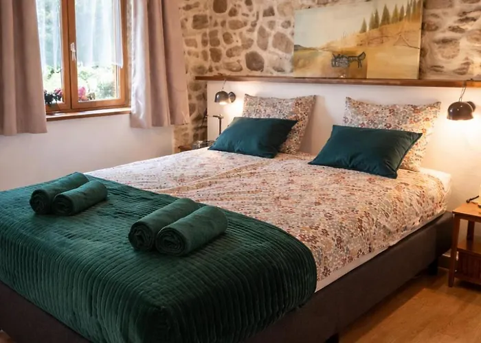 Tranquille Vienne A Dept Charente *